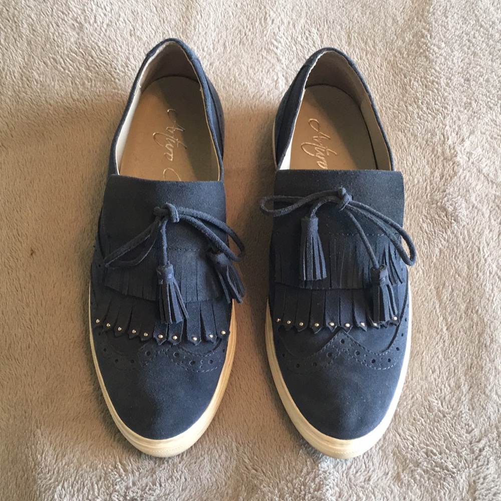 Arturo Chiang Tassel Sneakers